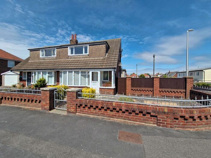 2 Bedroom Semi-Detached House To Rent In Kylemore Avenue, Blackpool, FY2