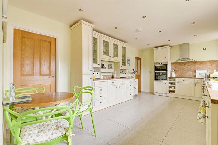 2 Bedroom Cottage For Sale In Adbolton Lane, West Bridgford, Nottinghamshire, NG2