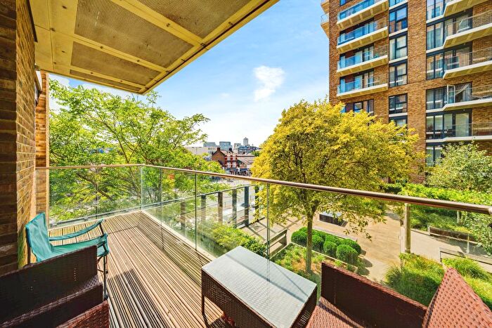 2 Bedroom Flat For Sale In Victory Parade, London, SE18