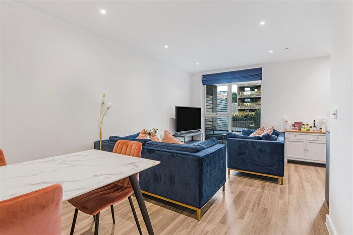 1 Bedroom Flat To Rent In Avenue Road, Acton, W3