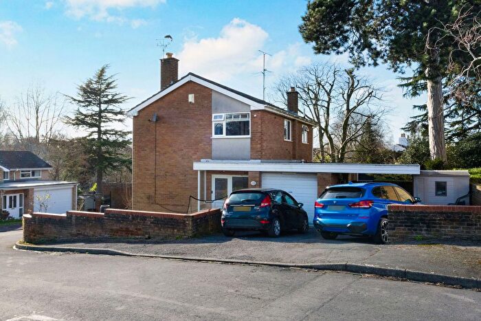 3 Bedroom Detached House For Sale In Hetton Gardens, Cheltenham, GL53