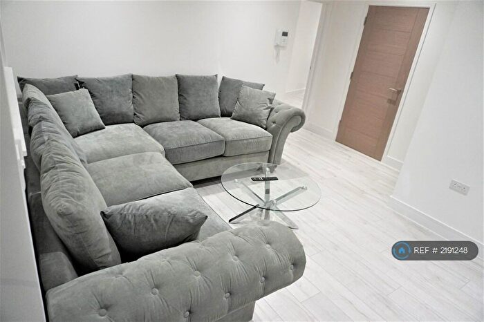 3 Bedroom Flat To Rent In Krishna Court, London, NW9