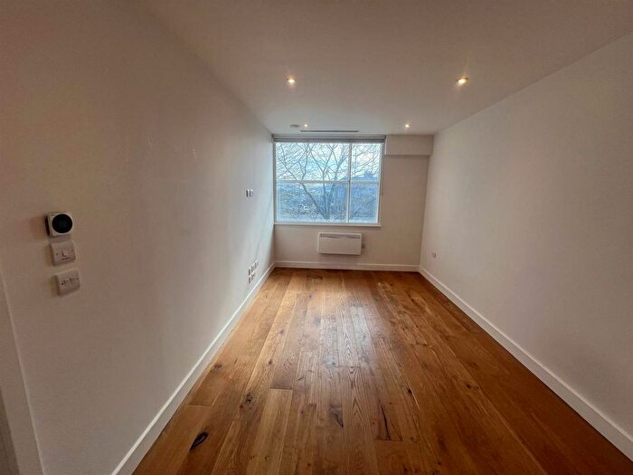 1 Bedroom Flat To Rent In Nobel Drive, Harlington, Hayes, UB3