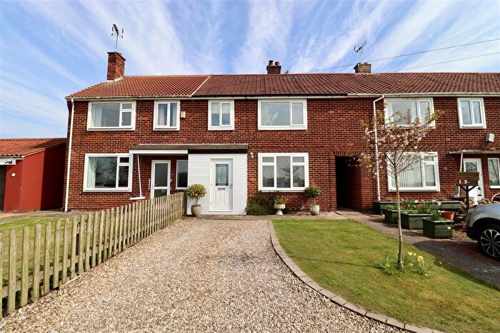 3 Bedroom Terraced House For Sale In West View, North Cliffe, York, YO43
