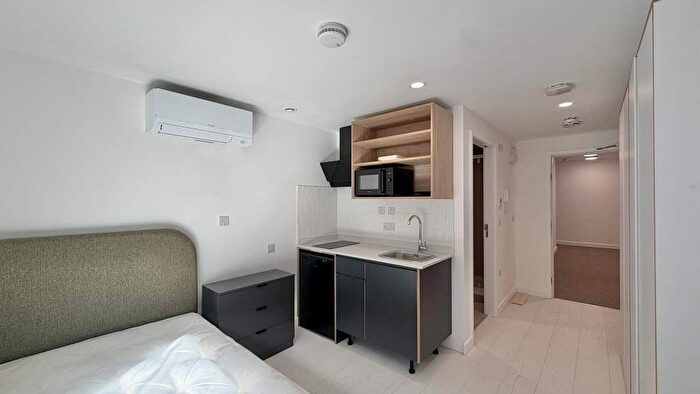 Studio To Rent In Commercial Road, Limehouse, E14