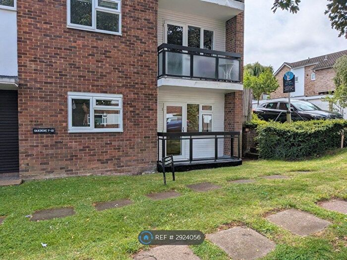 2 Bedroom Flat To Rent In Oakdene, London, SE19
