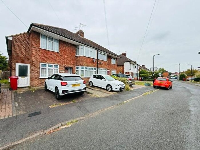 2 Bedroom Maisonette To Rent In Northcroft, Farnham Royal, Slough, Berkshire, SL2