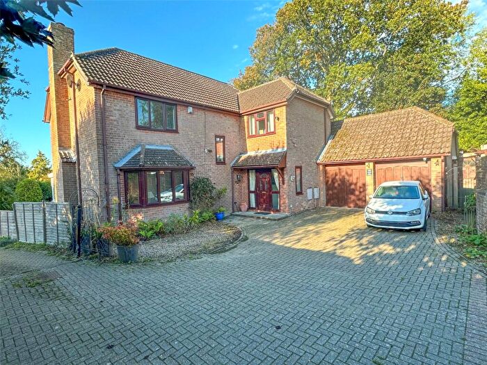 4 Bedroom Detached House For Sale In Providence Hill, Bursledon, Southampton, Hampshire, SO31