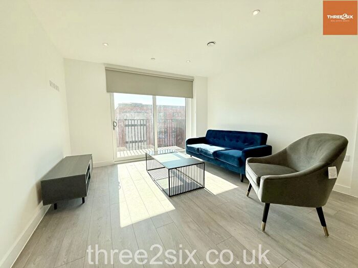 2 Bedroom Flat To Rent In Bradford Street, Digbeth, B12