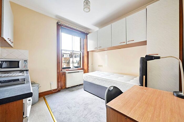 Studio To Rent In Collingham Road, Earls Court, London, SW5
