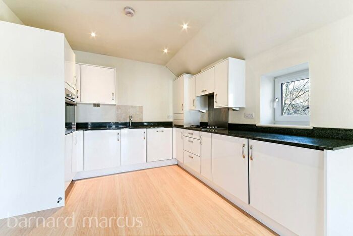 2 Bedroom Flat To Rent In Alric Avenue, New Malden, KT3