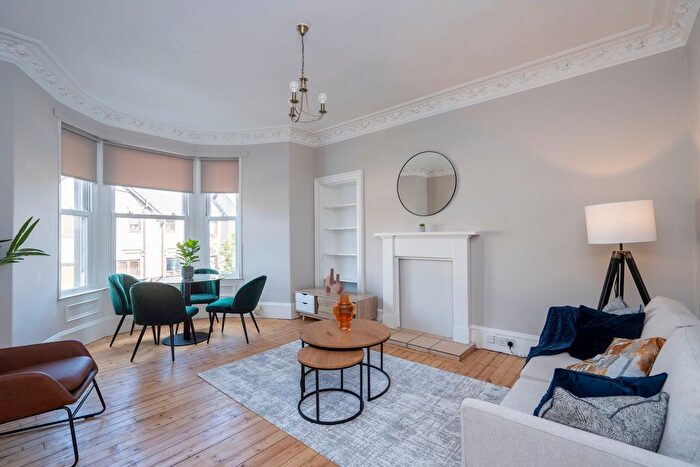 2 Bedroom Flat To Rent In Seafield Road, Dundee, Angus, DD1