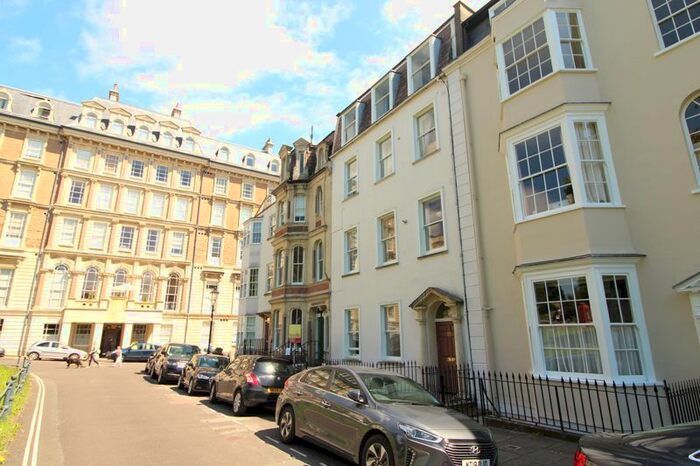 2 Bedroom Flat To Rent In Sion Hill, Clifton, Bristol, BS8