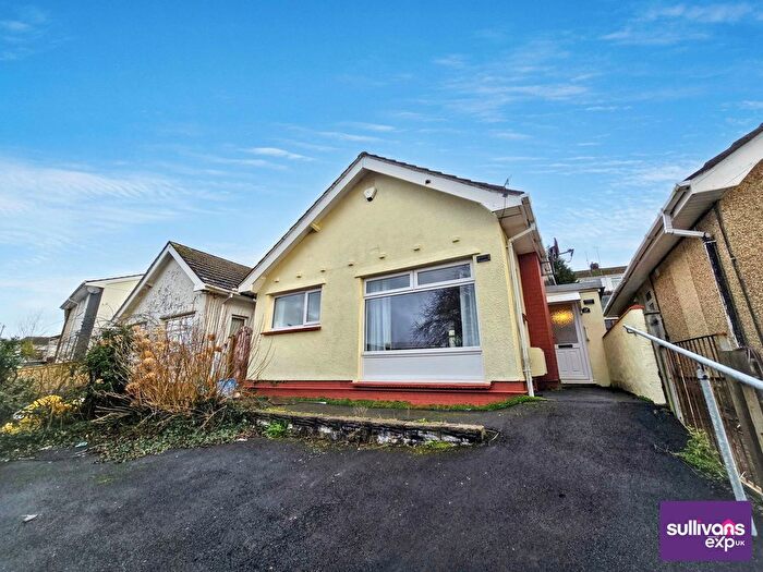 2 Bedroom Bungalow For Sale In Broadmead, Killay, Swansea, SA2