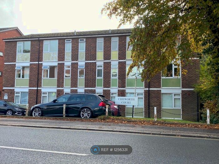 2 Bedroom Flat To Rent In Chilworth Court, Redhill RH1