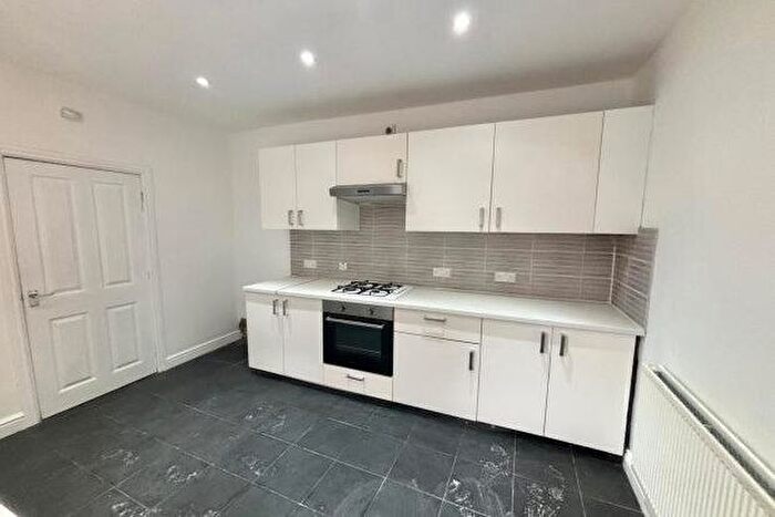 3 Bedroom Semi-Detached House To Rent In Main Street, Nottingham, NG10