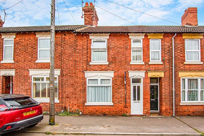 3 Bedroom Terraced House For Sale In Boddington Road, Kettering, NN15