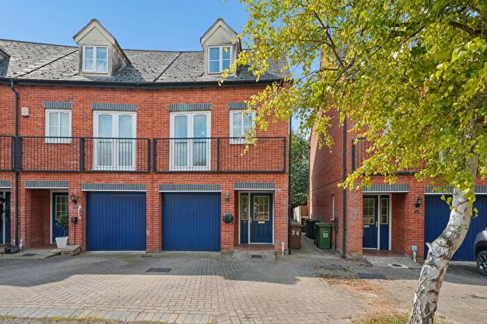 3 Bedroom End Of Terrace House For Sale In Chapel Close, Wantage, OX12