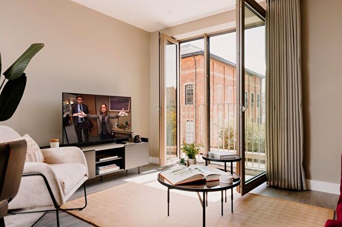 1 Bedroom Apartment To Rent In Melvin Walk, Edinburgh, EH3