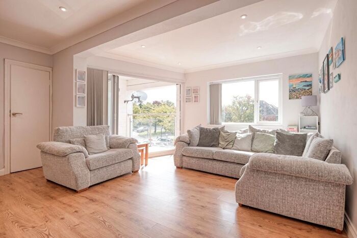3 Bedroom Flat For Sale In Shakespeare Drive, Shirley, B90