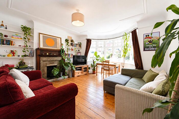 3 Bedroom Maisonette To Rent In Bramshill Gardens, Highgate, London, NW5