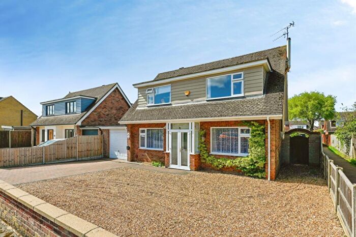 3 Bedroom Link Detached House For Sale In Hall Lane, West Winch, King's Lynn, PE33