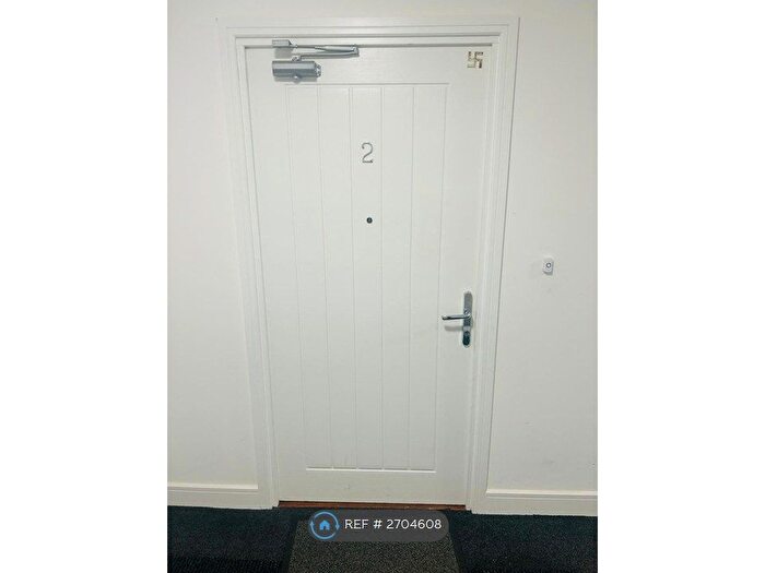 2 Bedroom Flat To Rent In Topaz House, Crawley, RH10