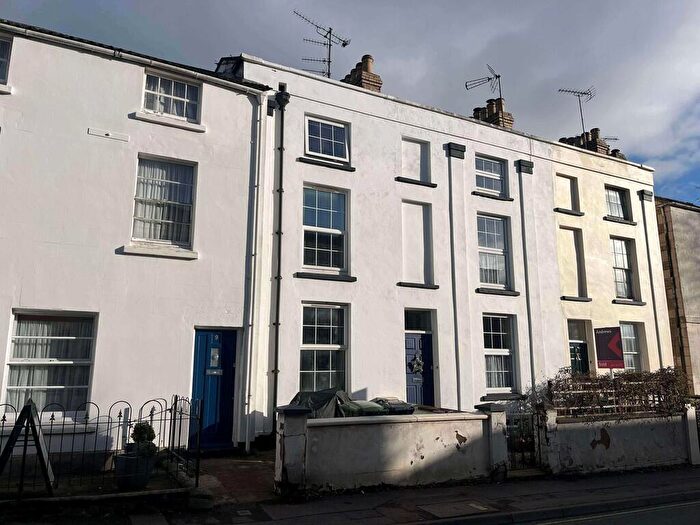 4 Bedroom Town House For Sale In London Road, Stroud, GL5