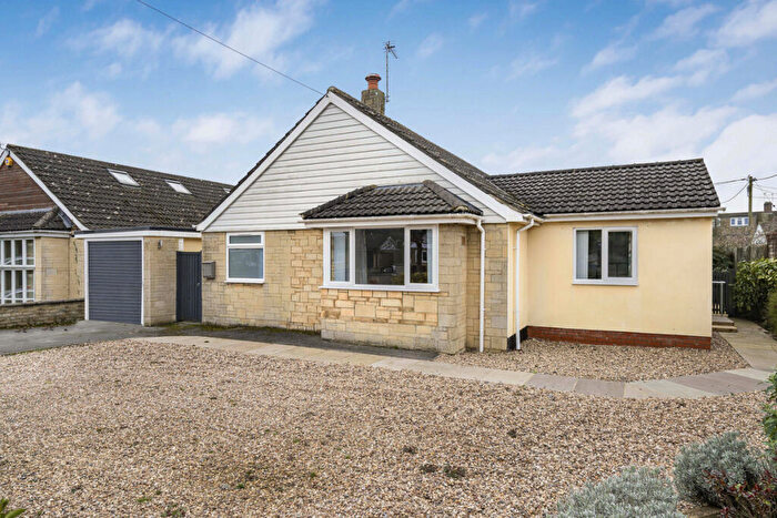 3 Bedroom Detached Bungalow For Sale In Ancil Avenue, Launton, OX26