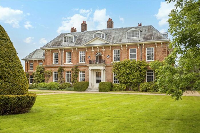 2 Bedroom Flat For Sale In The Mansion, Hertford, SG13
