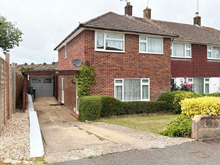 3 Bedroom End Of Terrace House To Rent In The Vineries, Burgess Hill, RH15