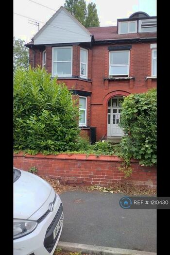 2 Bedroom Flat To Rent In Athol Road, Manchester, M16