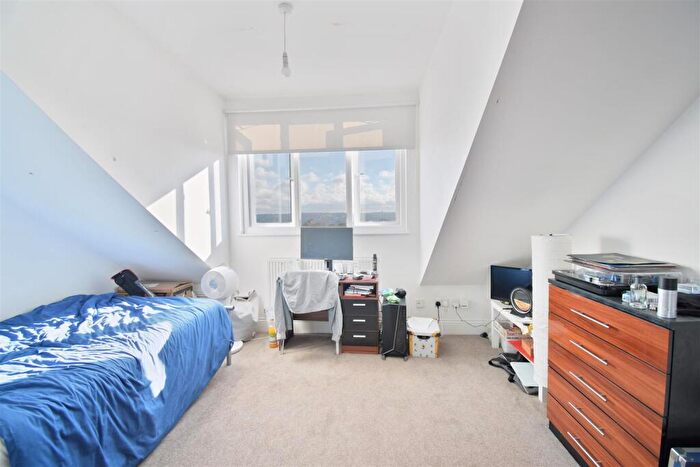 6 Bedroom Terraced House To Rent In Moorgate Avenue, Sheffield, S10