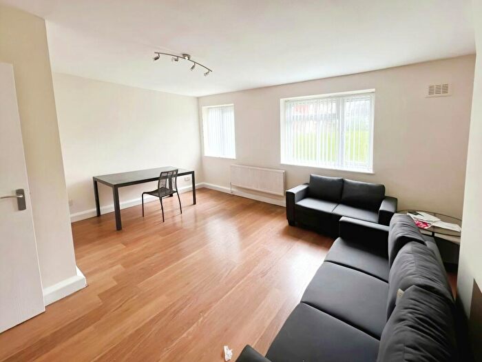 2 Bedroom Flat To Rent In Kielder Square, Eccles New Road, Salford, M5