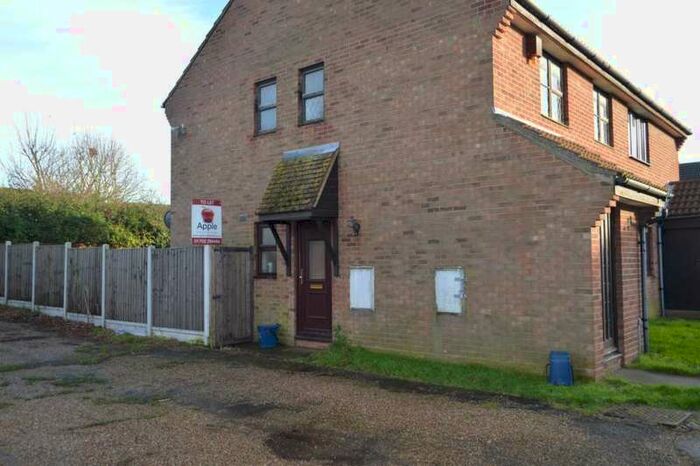 1 Bedroom Flat To Rent In Herongate, Shoeburyness, SS3