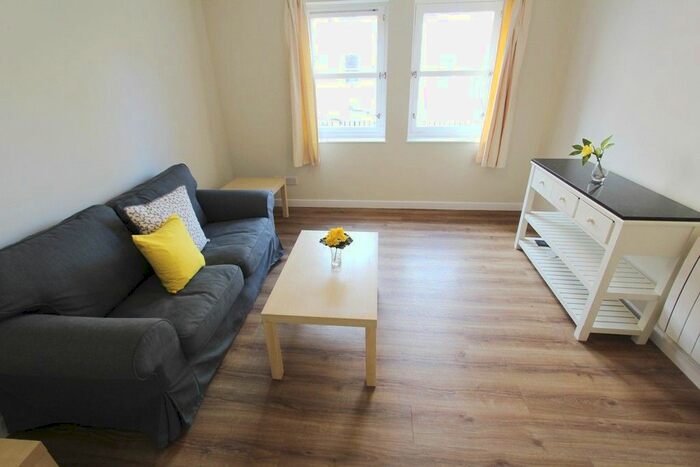 2 Bedroom Flat To Rent In St. Leonards Street, Edinburgh, EH8
