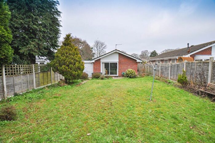 2 Bedroom Bungalow For Sale In Hilltop Close, Ferndown, BH22