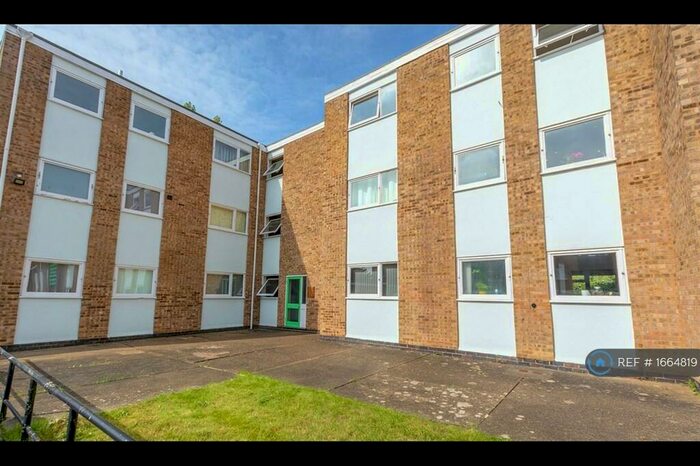 2 Bedroom Flat To Rent In Broadgate Avenue, Beeston, Nottingham, NG9