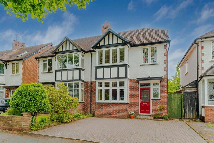 3 Bedroom Semi Detached House For Sale In Hannon Road, Kings Heath, Birmingham, B14