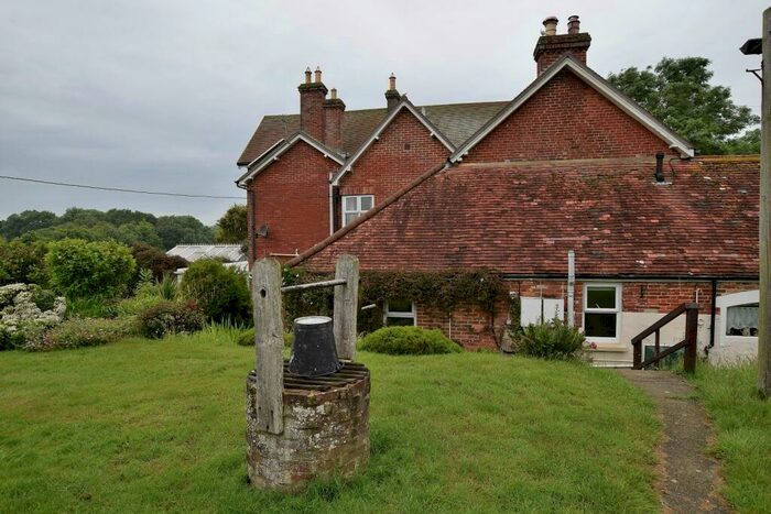 3 Bedroom Semi-Detached House To Rent In Bashley Cross Roads, New Milton, Hampshire., BH25