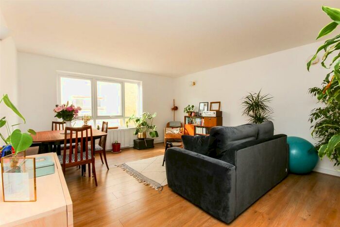 1 Bedroom House To Rent In Eddison Court, N19