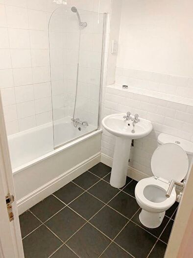 2 Bedroom Flat To Rent In - Princes Road, Liverpool, L8