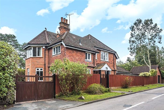 5 Bedroom Detached House To Rent In Grange Road, Camberley, Surrey, GU15