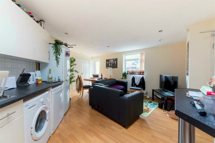 3 Bedroom Apartment To Rent In £pppw - Osborne Road, Jesmond, Newcastle Upon Tyne, NE2