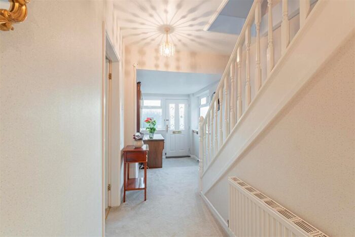 3 Bedroom Detached Bungalow For Sale In Leys Close, Stourbridge, DY9