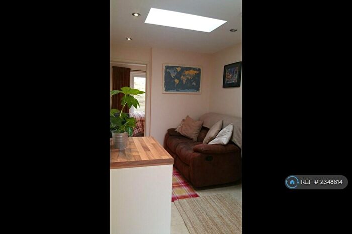 1 Bedroom Flat To Rent In Bushy Hill Drive, Guildford, GU1