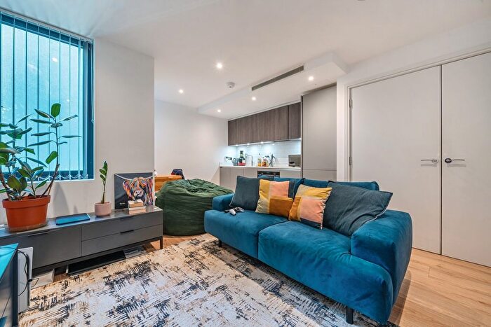 1 Bedroom Flat To Rent In Athenaeum Road, London, N20