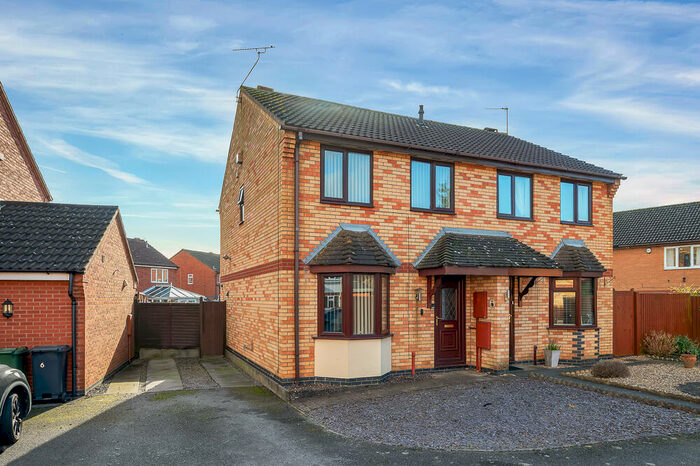 3 Bedroom Semi-Detached House To Rent In Wren Close, Syston, LE7