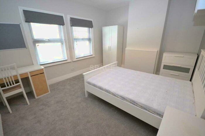 5 Bedroom Terraced House To Rent In St. Bartholomews Road, Reading, RG1