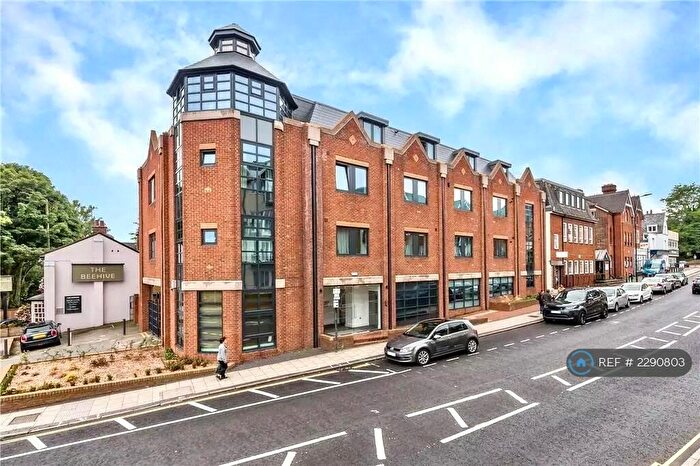 2 Bedroom Flat To Rent In Edinburgh House, St. Albans, AL1